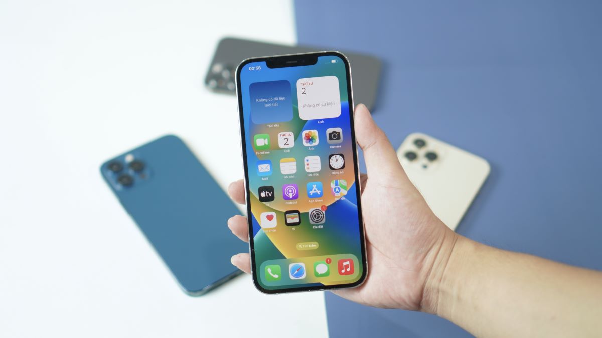 So sánh màn hình S22 Ultra và iPhone 12 Pro Max