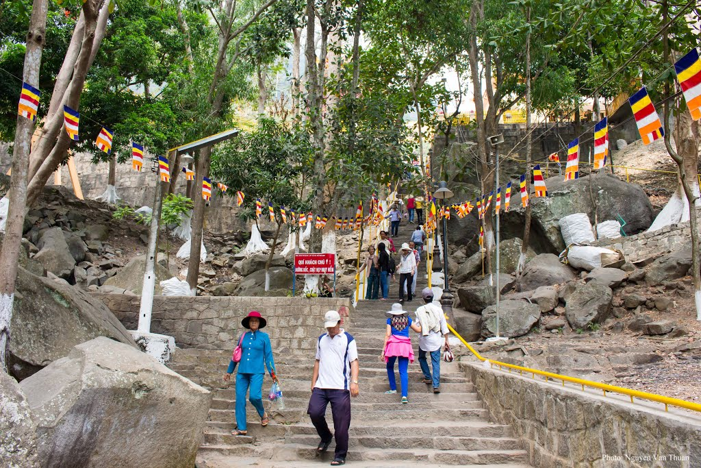 Tour núi Bà Đen - Kinh nghiệm hữu ích cho người mới bắt đầu leo núi AD_4nXd3D0M92_gOBg9E9nFAIar5bdLGiGzIGt71-GyQ_ColcsQbS6qqjdQmUgp1ddgHlFE1aEOeD3HVt9pu8JvKKmHzqCpW2bCoWQC7_UpXIoXBFKauEkRJ37_I9cwZNnt7uChrhYC64gUjc5adjzElACkIW21C?key=nGGgs_pMhtyjzD32n6xAow