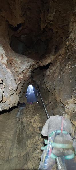 Imagen que contiene edificio, piedra, agua, sostener

El contenido generado por IA puede ser incorrecto.