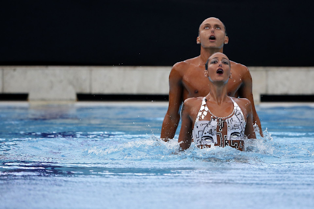 Luiza Santos e Bernardo Santos - nado artístico (Foto: CBDA)