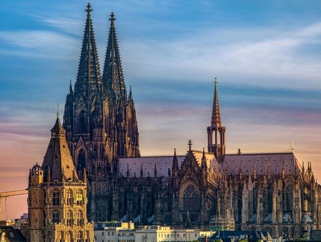 Nhà thờ Kölner Dom: Linh Hồn & Tuyệt Tác Nghệ Thuật Kiến Trúc Của Người Đức