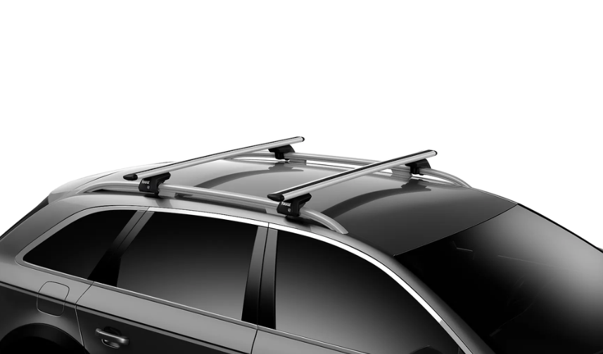 Sự kết hợp giữa Thule WingBar Evo và Evo Raised Rail tạo nên một hệ thống giá nóc chắc chắn và linh hoạt