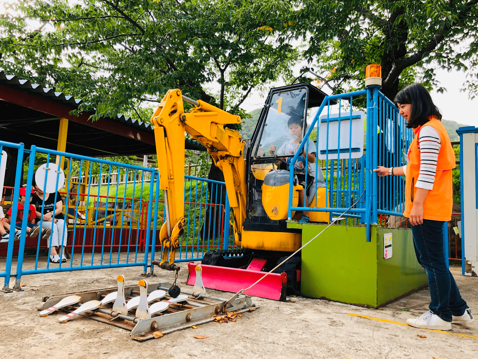 14.【函館市】子どものために遊園地「函館公園こどものくに」