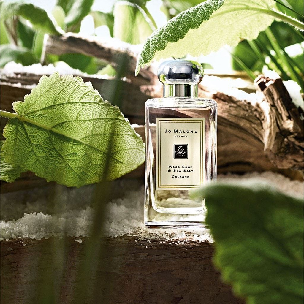 Jo Malone Wood Sage & Sea Salt là sự lựa chọn nước hoa cho nữ khi đi biển tuyệt vời