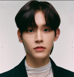 This contains an image of NINE.i Seowon.
