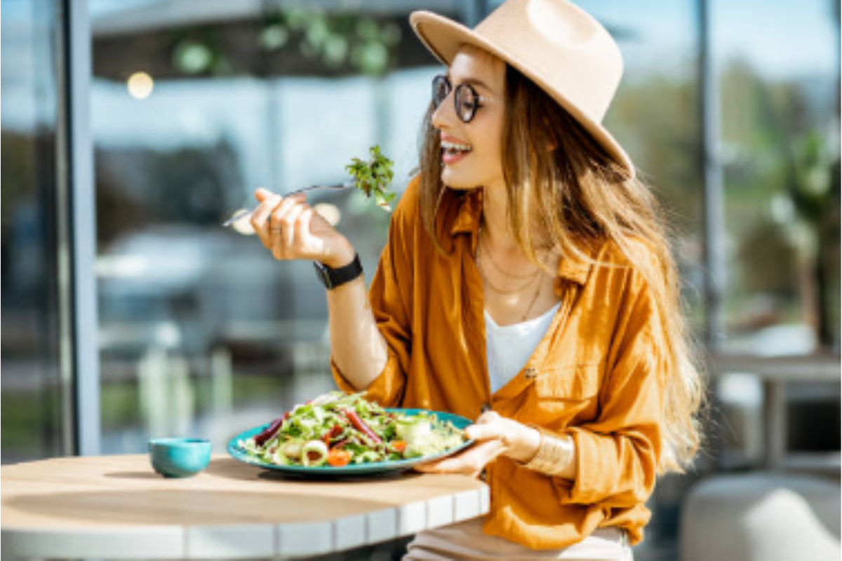 Top 10 Seasonal Food Experiences for Solo Female Travelers