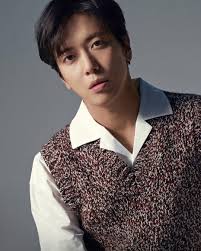 A picture of Jung Yong-hwa 