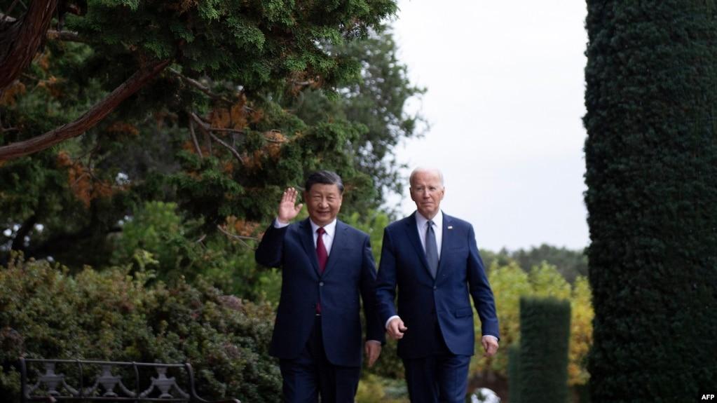 资料照:美国总统拜登与中国领导人习近平在加州费罗丽庄园举行双边会谈。(2023年11月15日)