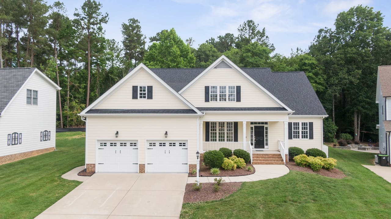 asphalt shingle roof