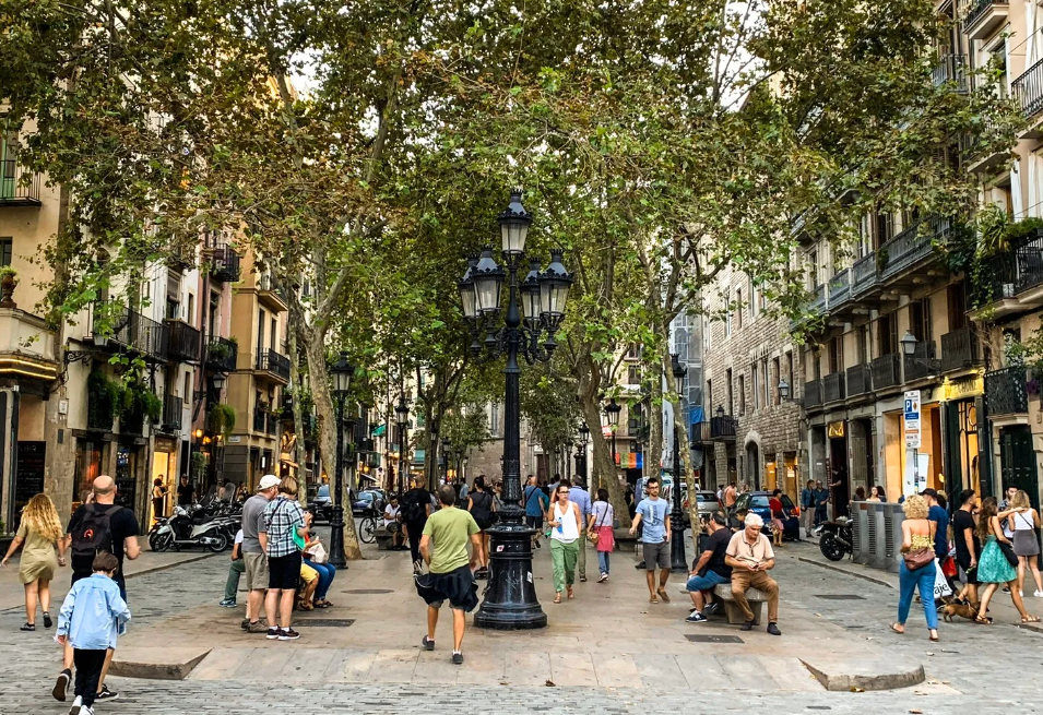 places to stay in barcelona: el born