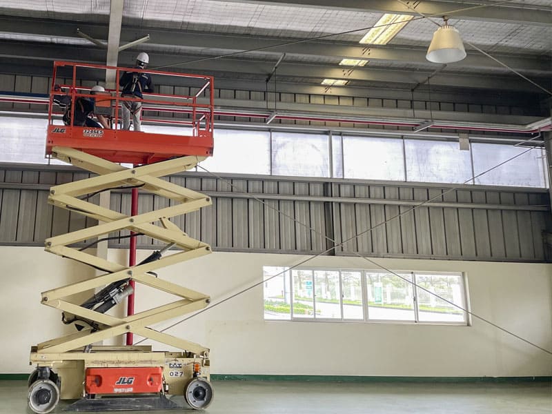 Bước khởi động ở cả 3 loại xe nâng người đều có những điểm tương đồng Bước khởi động ở cả 3 loại xe nâng người đều có những điểm tương đồng