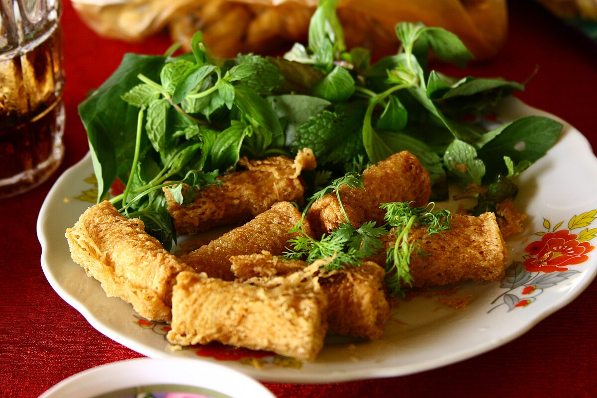 Crispy rolls in Ha Giang loop