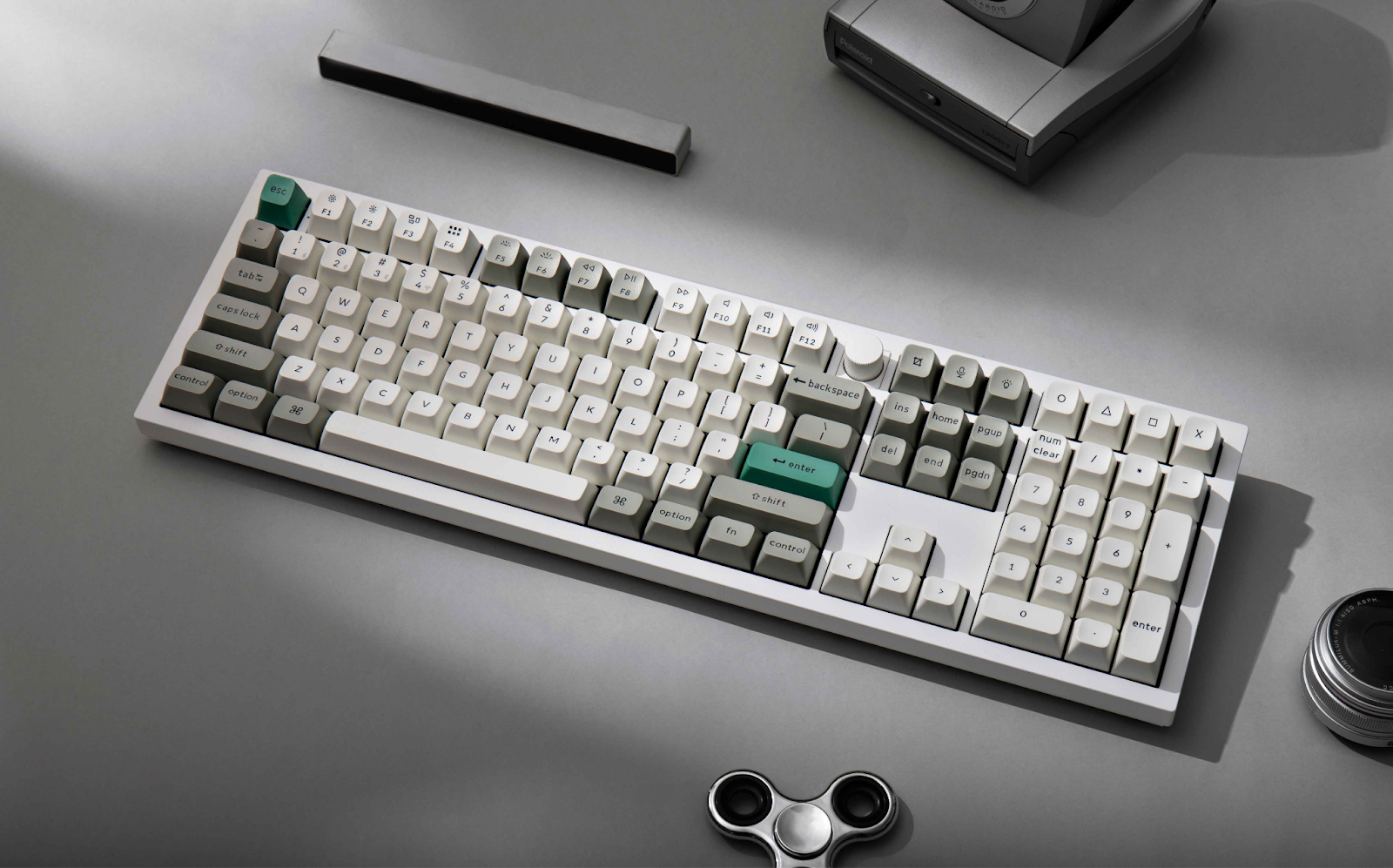 Plastic vs. Metal Mechanical Keyboards: An Overview