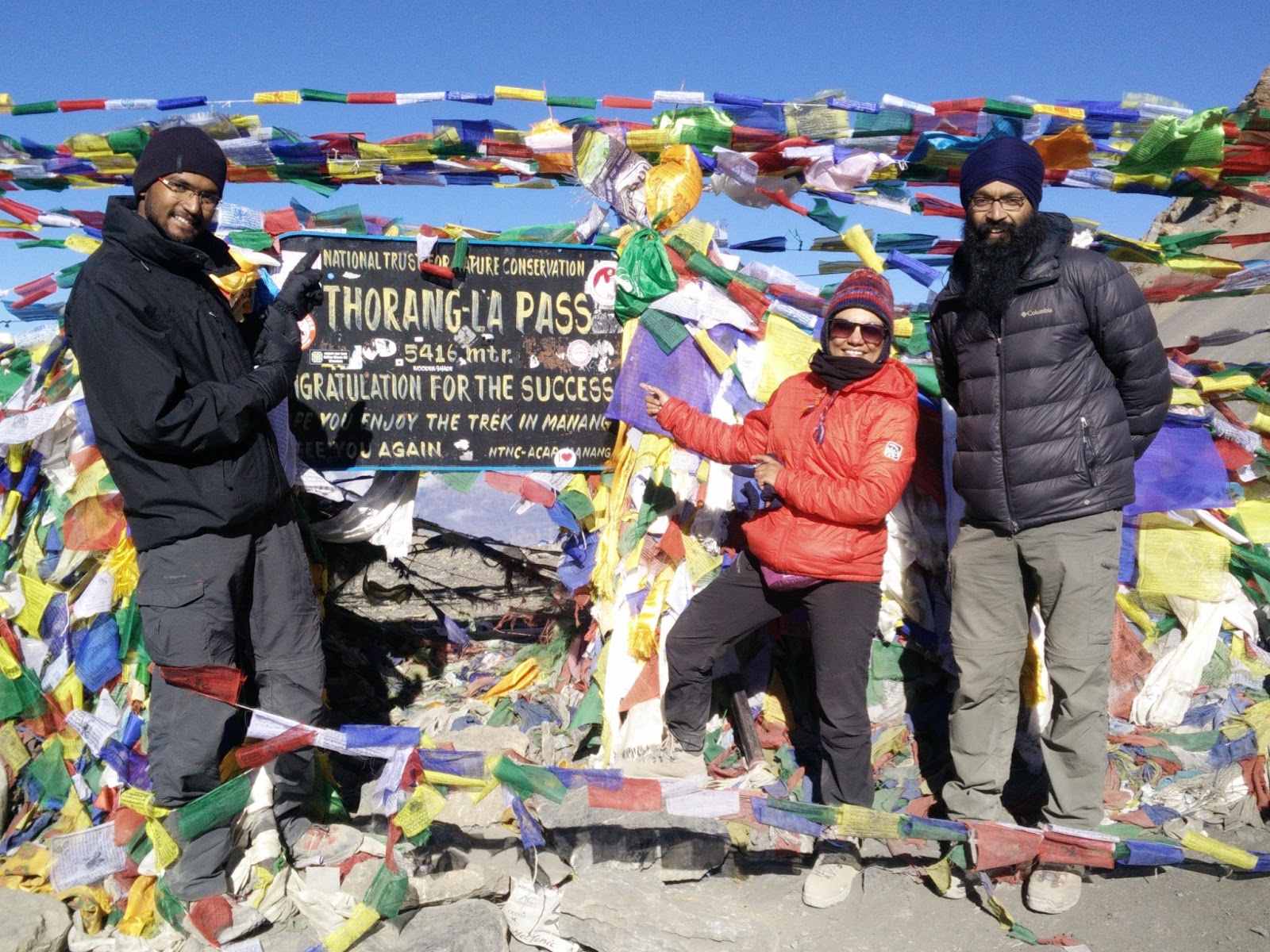 trekkers at Thorang la pass during Annapurna Circuit Trek