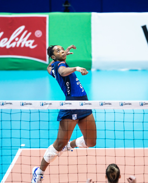 Kisy é eleita a melhor da partida (Foto: Hedgard Moraes/Minas Tênis Clube)
