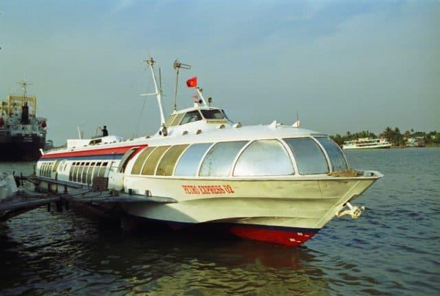 Tàu cánh ngầm Vina Express (ảnh ST)