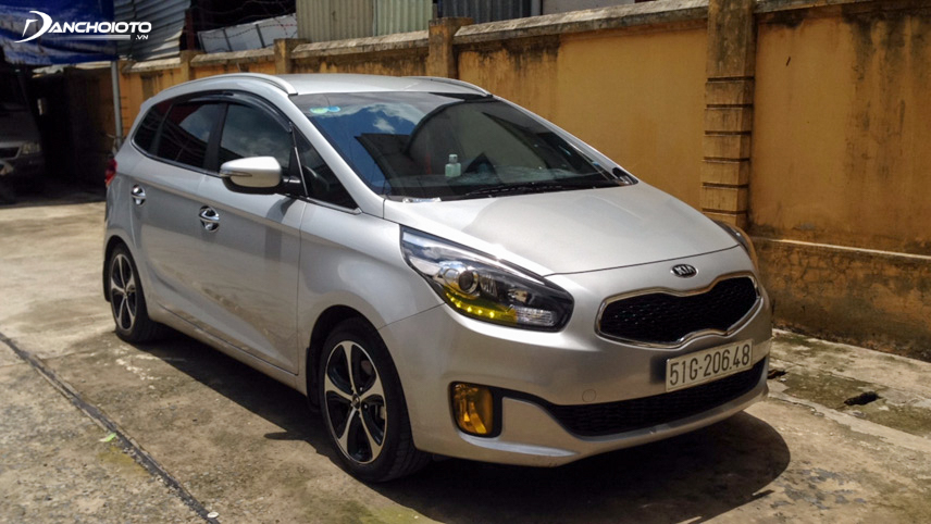 Kia Rondo chiếm ưu thế hơn Toyota Innova khi có động cơ vận hành mạnh mẽ