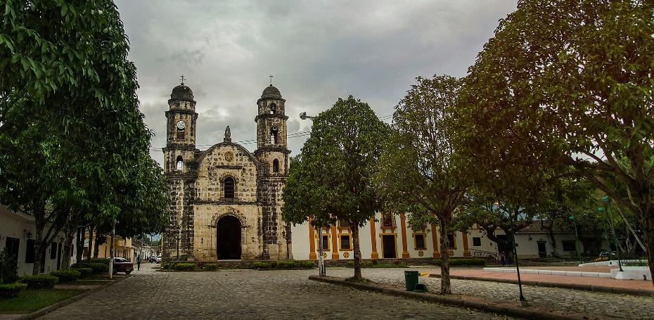 C:\Users\asesor 9\Downloads\GOBERNACION DEL HUILA - ASI SE CONSTRUYE UN HUILA GRANDE\FOTO 3PAICOL  Iglesia Santa Rosa de Lima  delatorrephoto (1).jpg