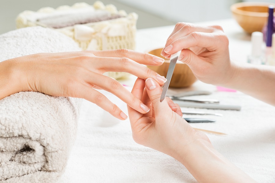 Xác định kiểu khuôn móng phù hợp là nội dung học cơ bản nghề làm nail