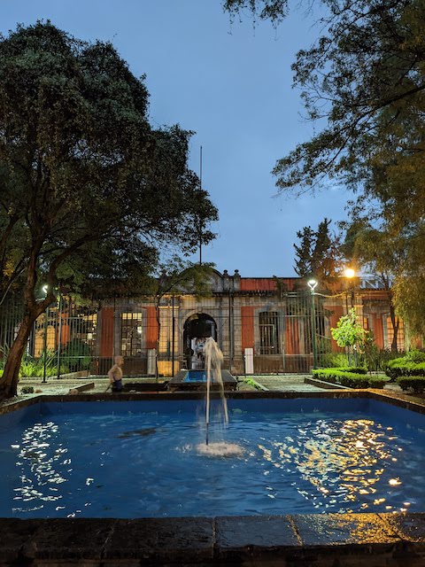 fountain at night in a gay cruising park in La Ciudadela where gay and bisexual males connect to fuck and have gay sex