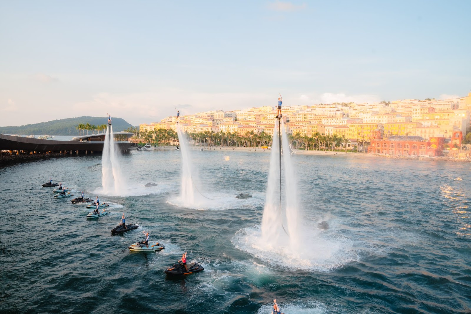 AWAKEN SEA show tại Sunset Town - Thị trấn hoàng hôn