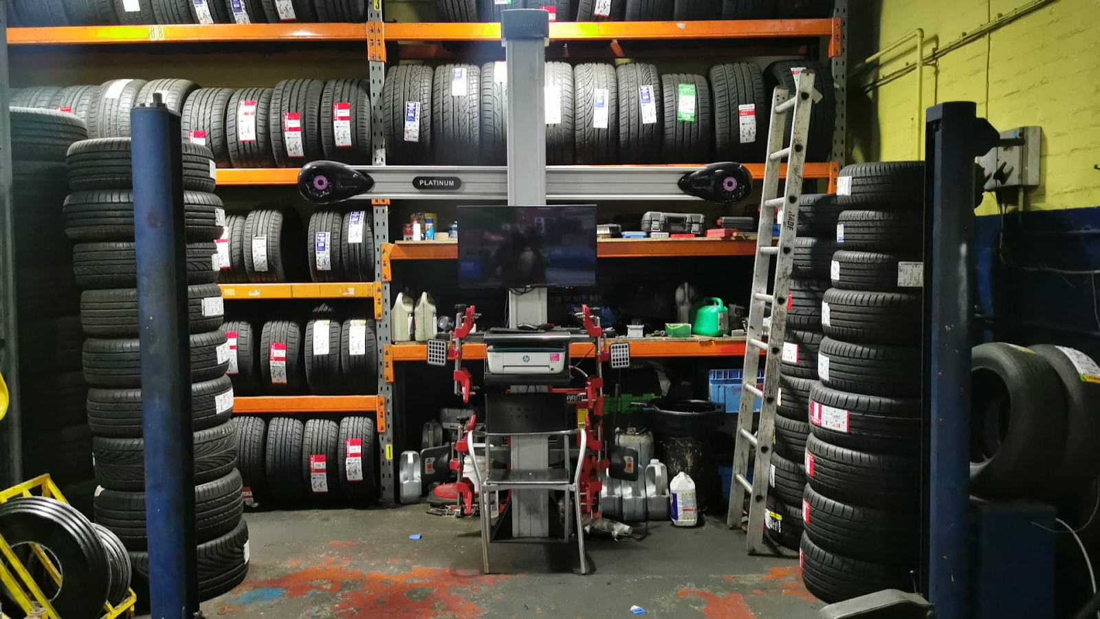 Mobile Tyres North West 24/7 Image