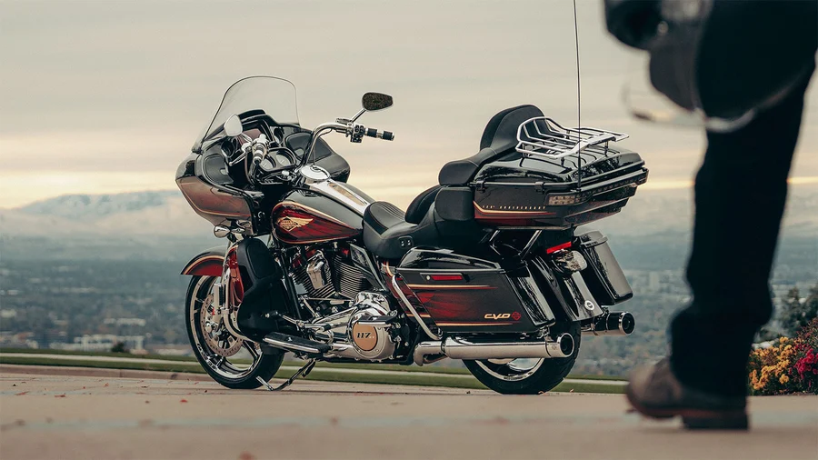 รถจักรยานยนต์ Harley-Davidson CVO Road Glide Limited 120th Anniversary