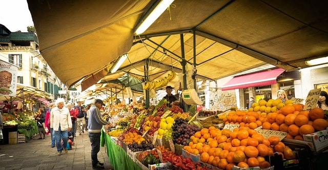 Fruits and vegetables on display at a market. Image: Pixabay