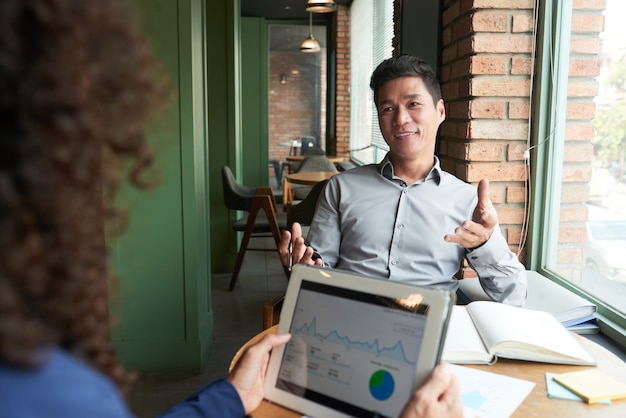 Simple Biz Strategies to Attract More Customers