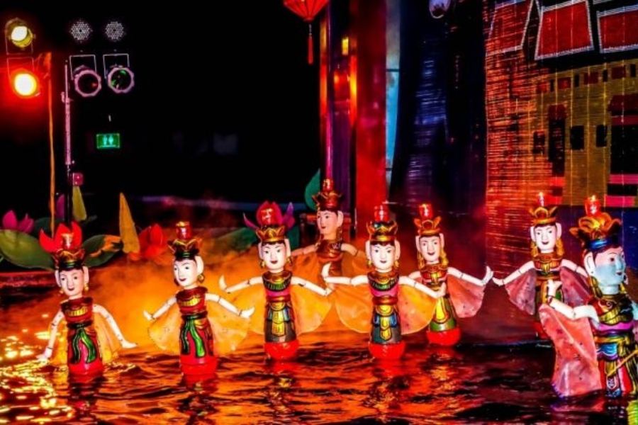 Figure out the majesty of water puppetry theater