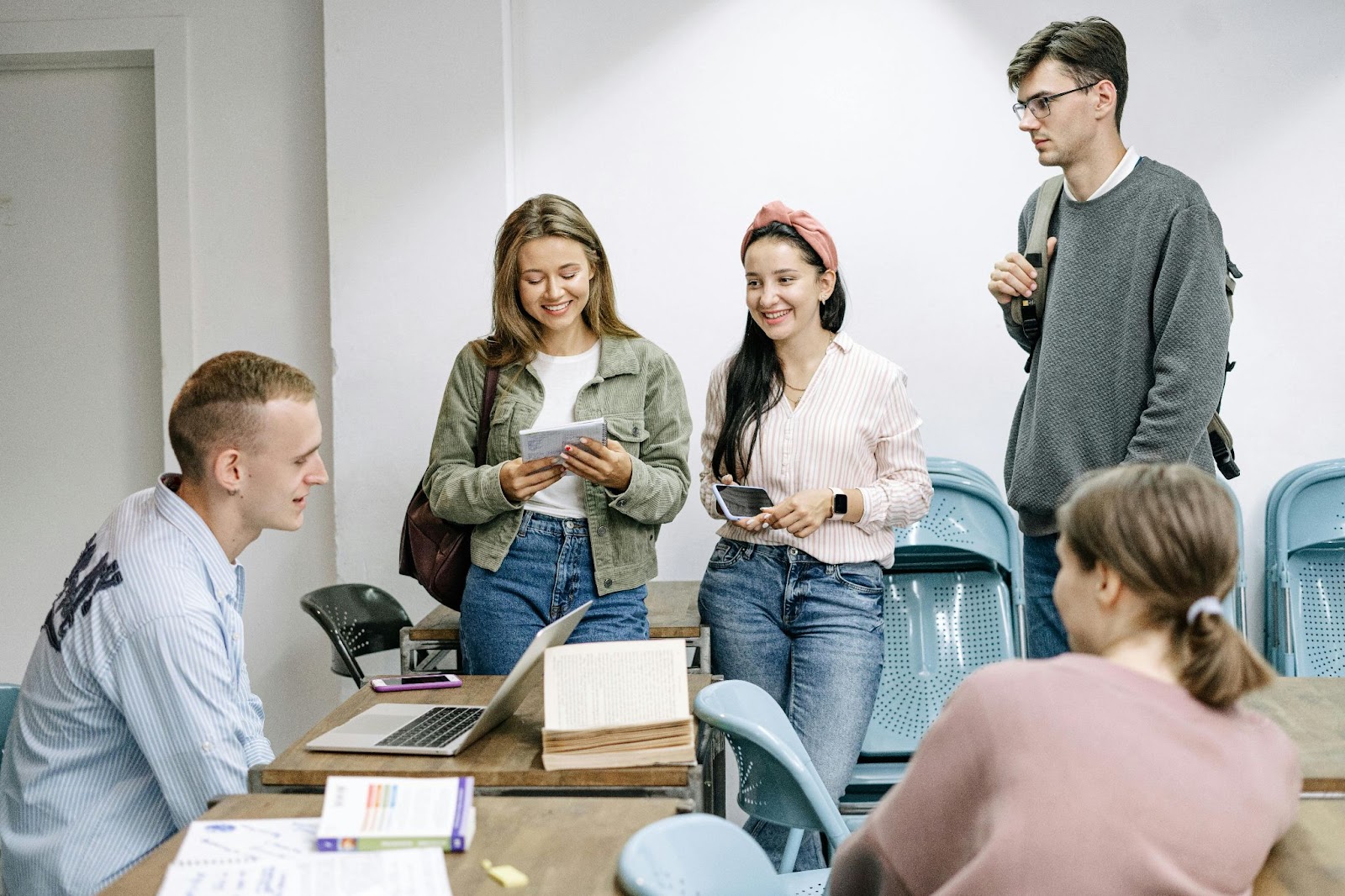 How Smart Lockers are Revolutionizing Workplace Efficiency: A Quick Look