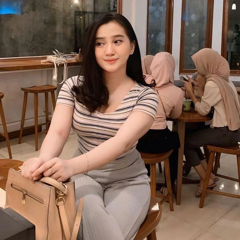 Gadis Penuh Gairah yang Membuat Hati Terguncang, gadis gairah, hati terguncang, cewek seksi