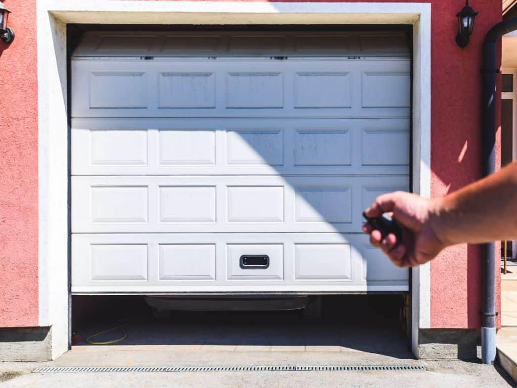 How to Balance a Garage Door