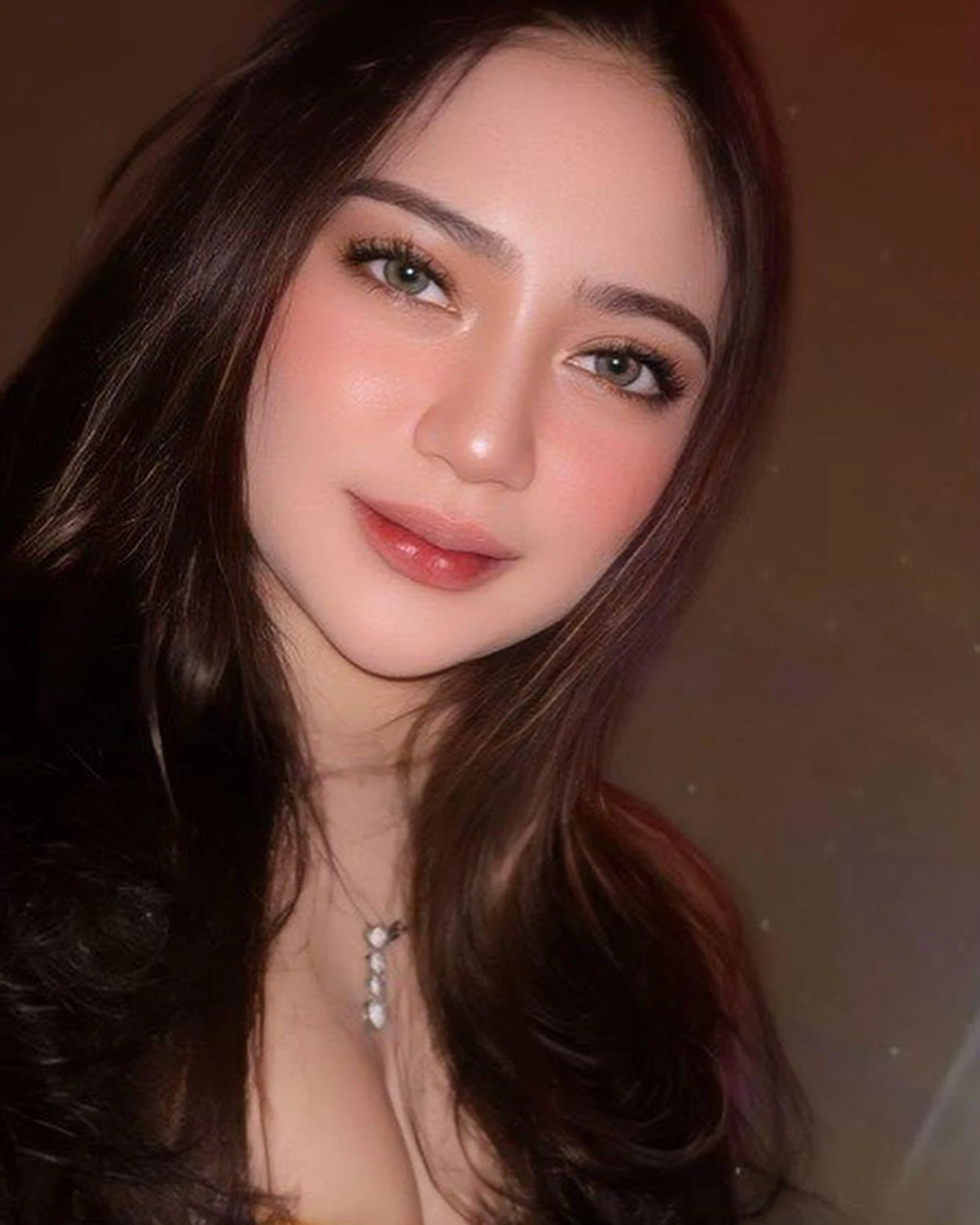 Pesona Cewek Berambut Panjang, rambut panjang, cewek memesona, wanita cantik