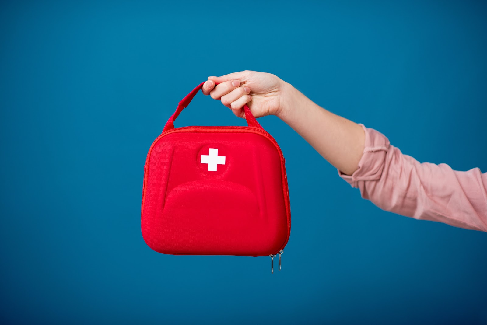 Maintain and update your first aid kit in the workplace - first aid course and trained employees