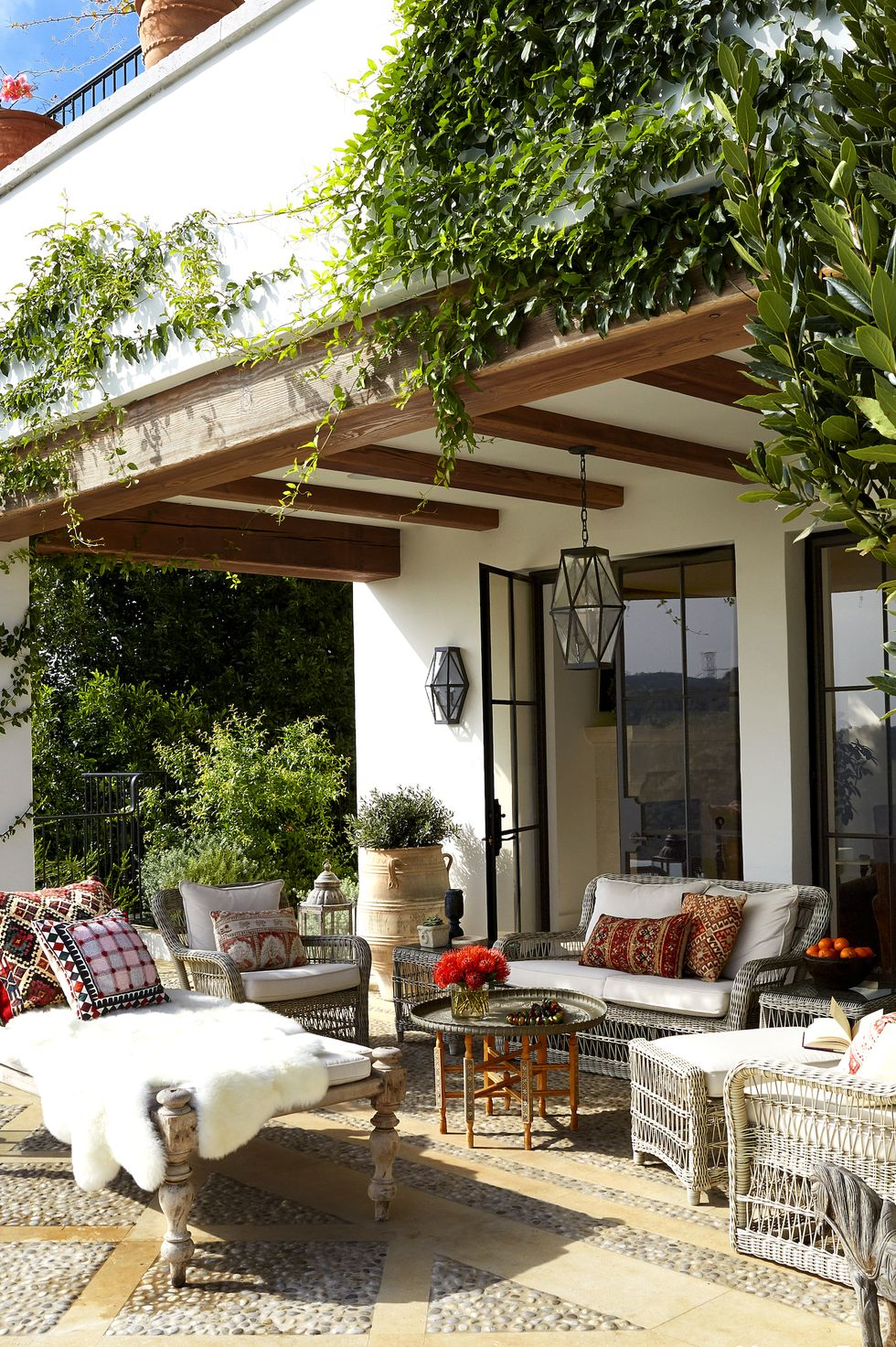 Mediterranean Outdoor Dining Ideas