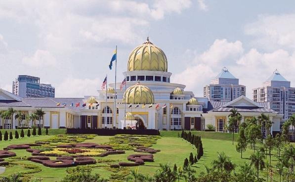 Khám phá hoàng cung Istana Negara lộng lẫy nổi tiếng ở Malaysia