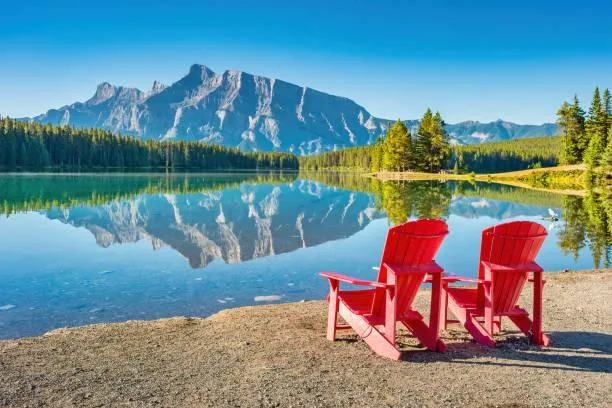 10 Peaceful Escapes Through the Lens of Nature, nature escape, peaceful lens, nature, forest, landscape, travel peace, scenic getaways