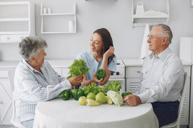 The Impact of Diet on Men’s Health and Longevity