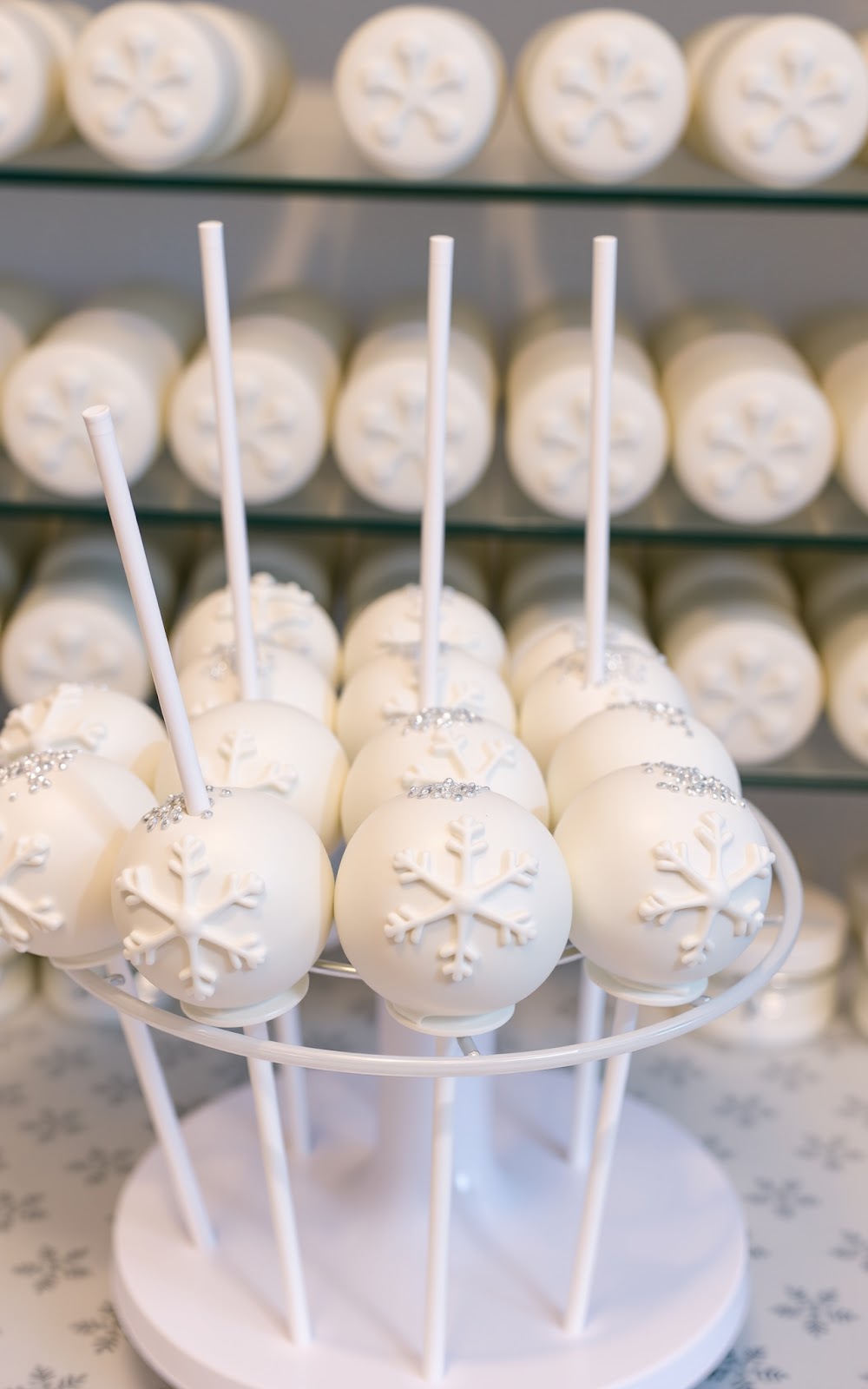 Snowflake Cake Pops