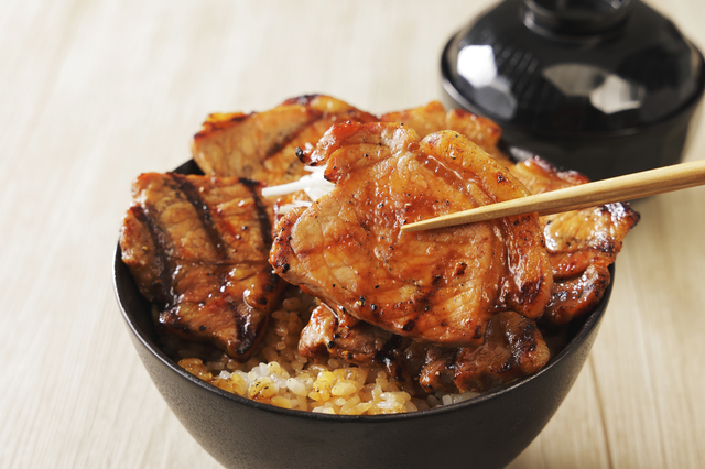 帯広｜「豚丼」甘辛いタレで厚切りの豚肉を堪能！