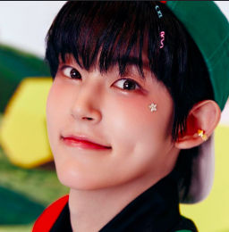 This contains an image of NINE.i Seowon.