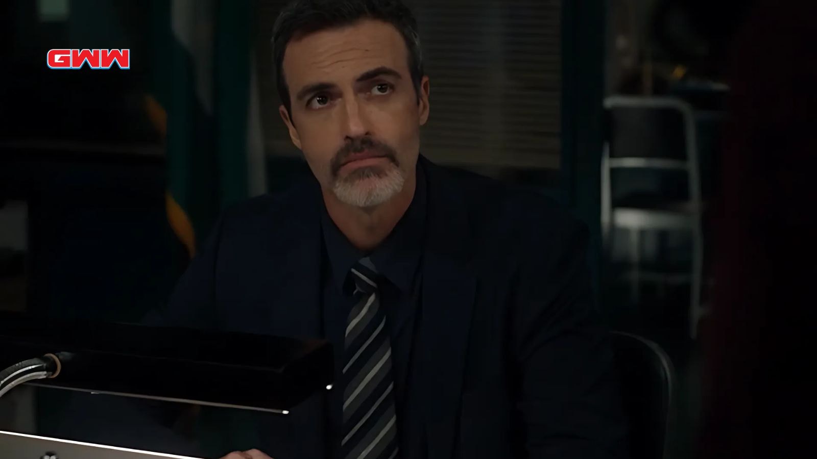  Reid Scott as Detective Vincent Riley