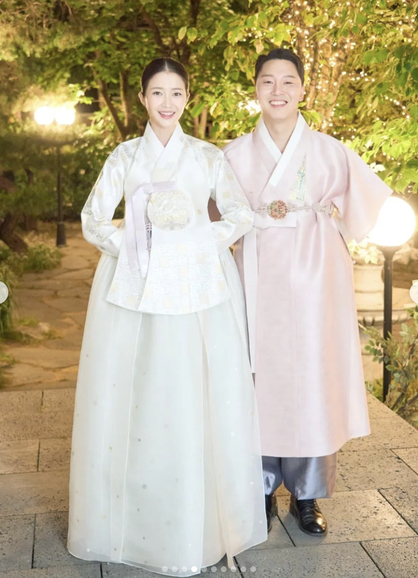 Seo Hae Won and her husband actor Kim Hyo Myung on their traditional attire  