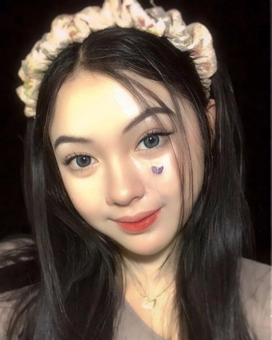 Cewek Menggoda yang Membuatmu Tak Bisa Berpikir Lurus, cewek menggoda, tak bisa berpikir lurus, gadis seksi