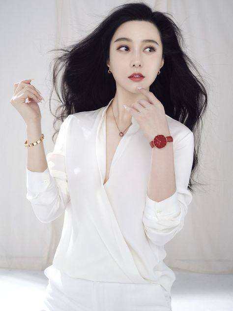 This contains an image of Fan Bingbing