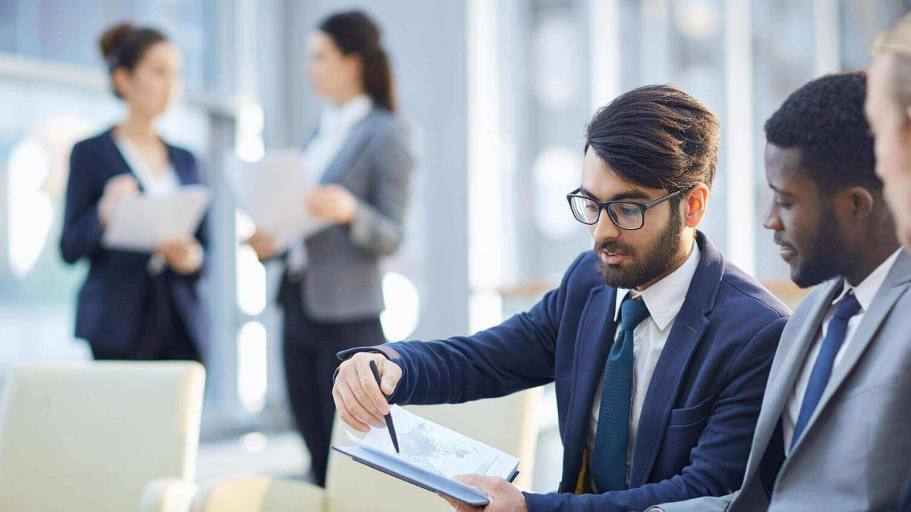 How to Open a Business Bank Account in UAE | 2025 Guide