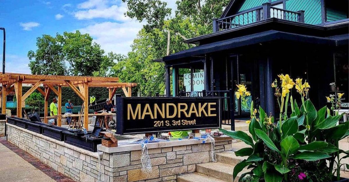 Mandrake restaurant under construction)