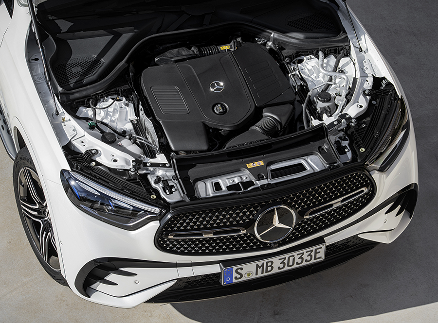 เครื่องยนต์รถยนต์ : Mercedes-Benz GLC 350 e AMG Dynamic