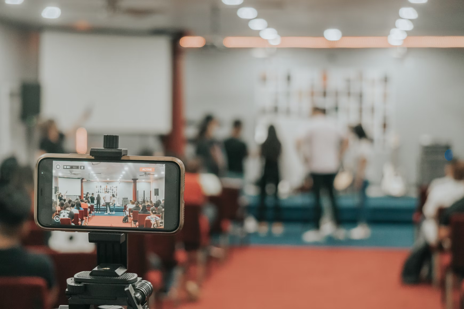 https://unsplash.com/photos/people-walking-on-red-carpet-BqzUoLGqbm0 